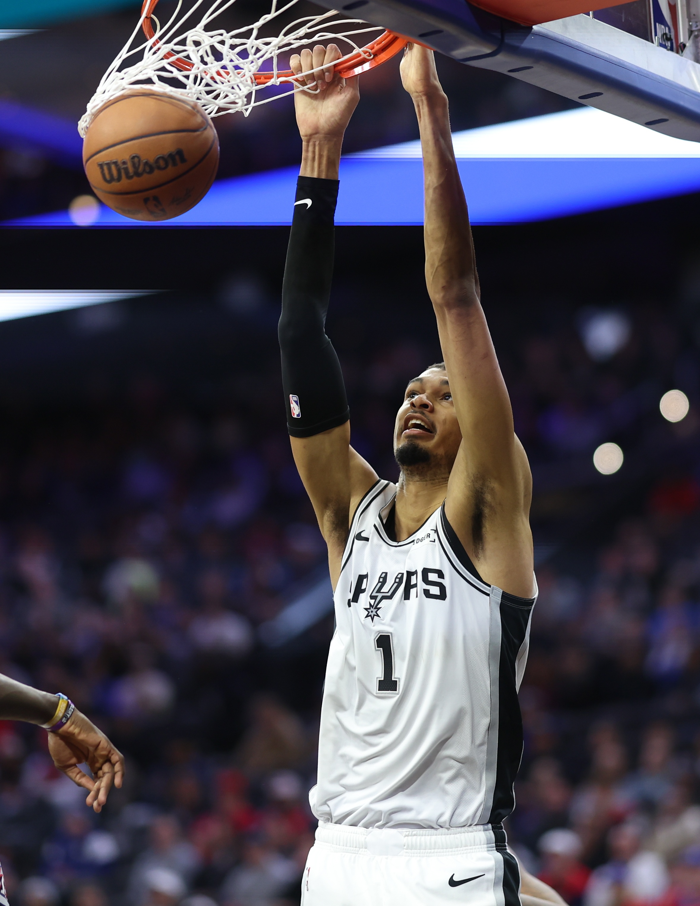 世界杯官方直播app下载-文班：上次输给黄蜂我有很大责任 今天我们攻防两端都压制了他们